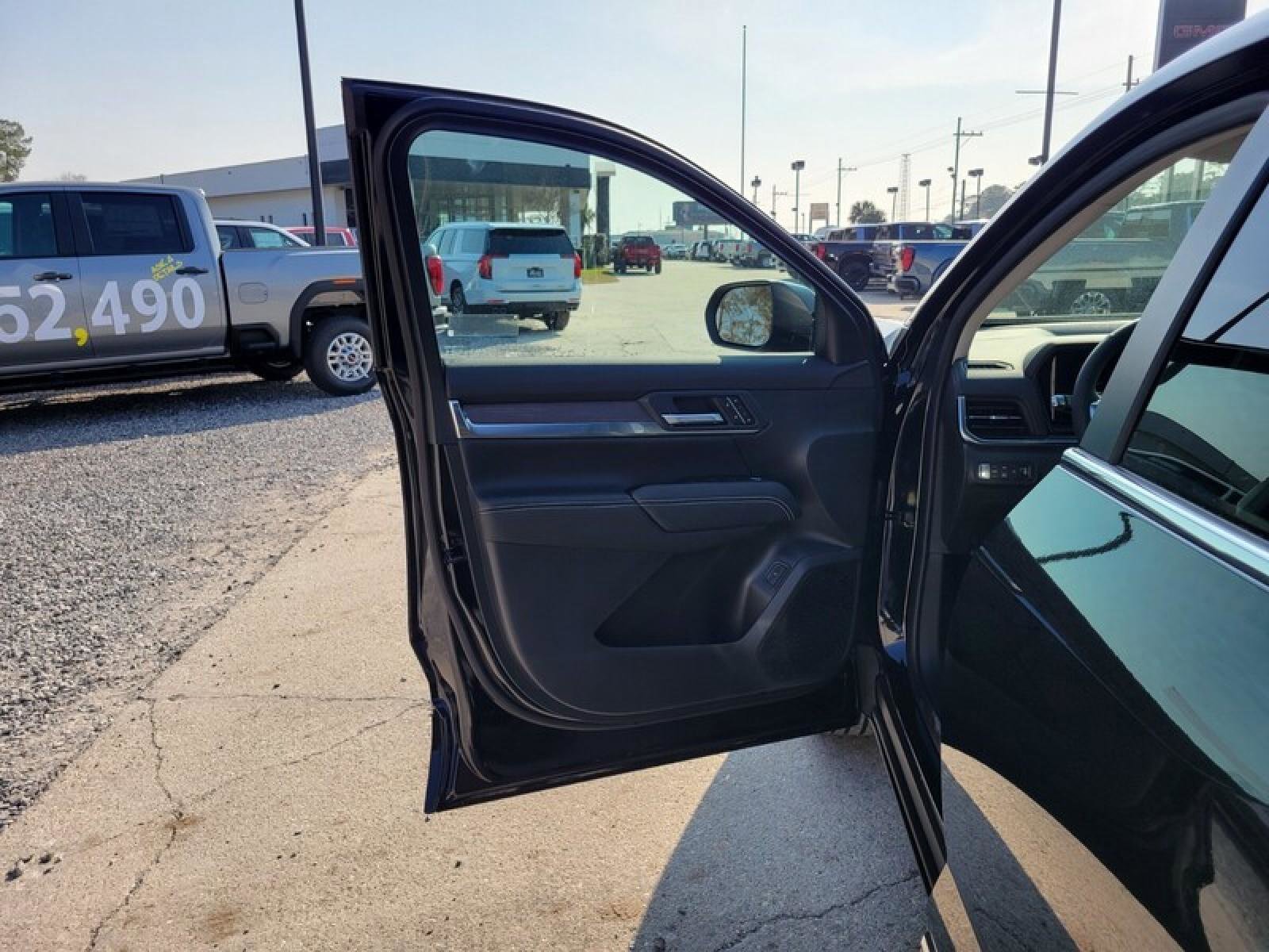 New 2026 GMC Terrain Denali w/ LPO, Floor Liner Package image 13