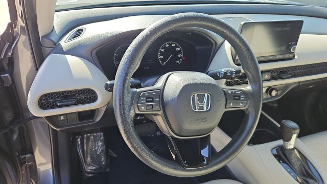 Used 2023 Honda HR-V LX image 11