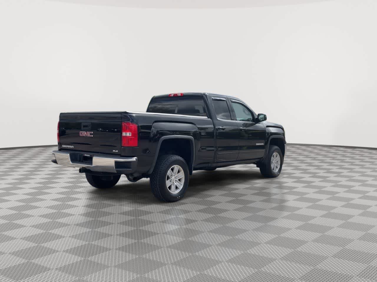 Used 2016 GMC Sierra 1500 SLE w/ Suspension Package, Off-Road AWD/4WD image 8