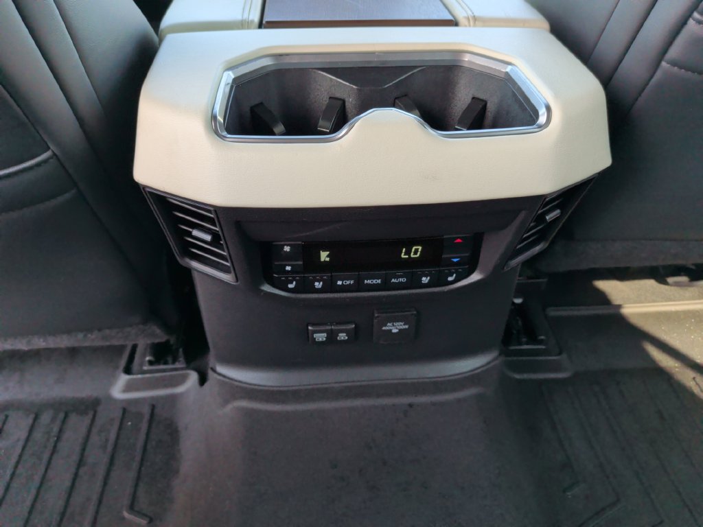 Used 2023 Toyota Sequoia Capstone AWD/4WD image 19