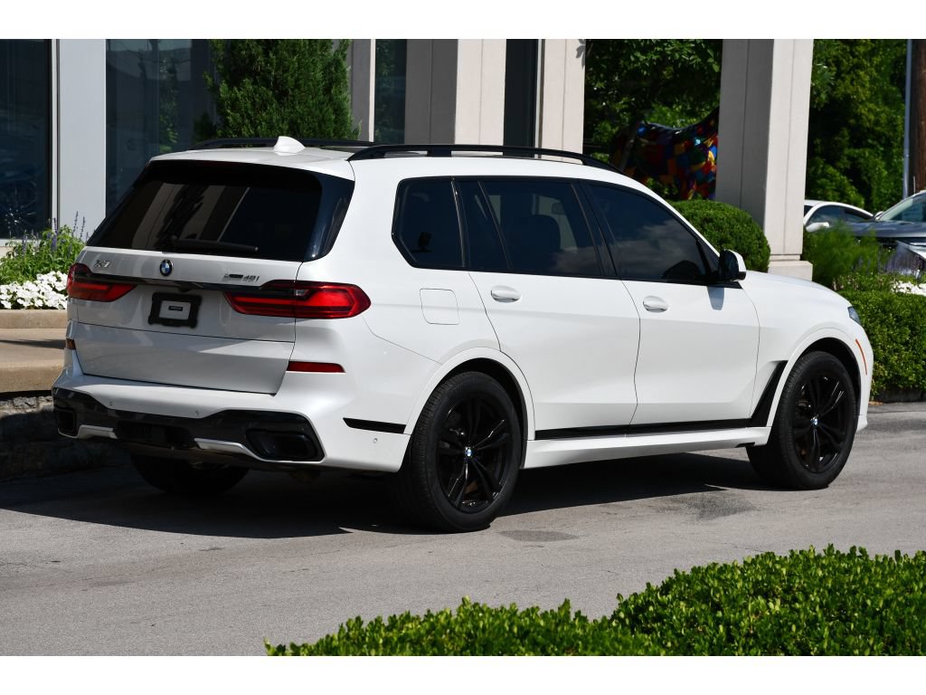 Used 2022 BMW X7 xDrive40i w/ M Sport Package AWD/4WD image 4