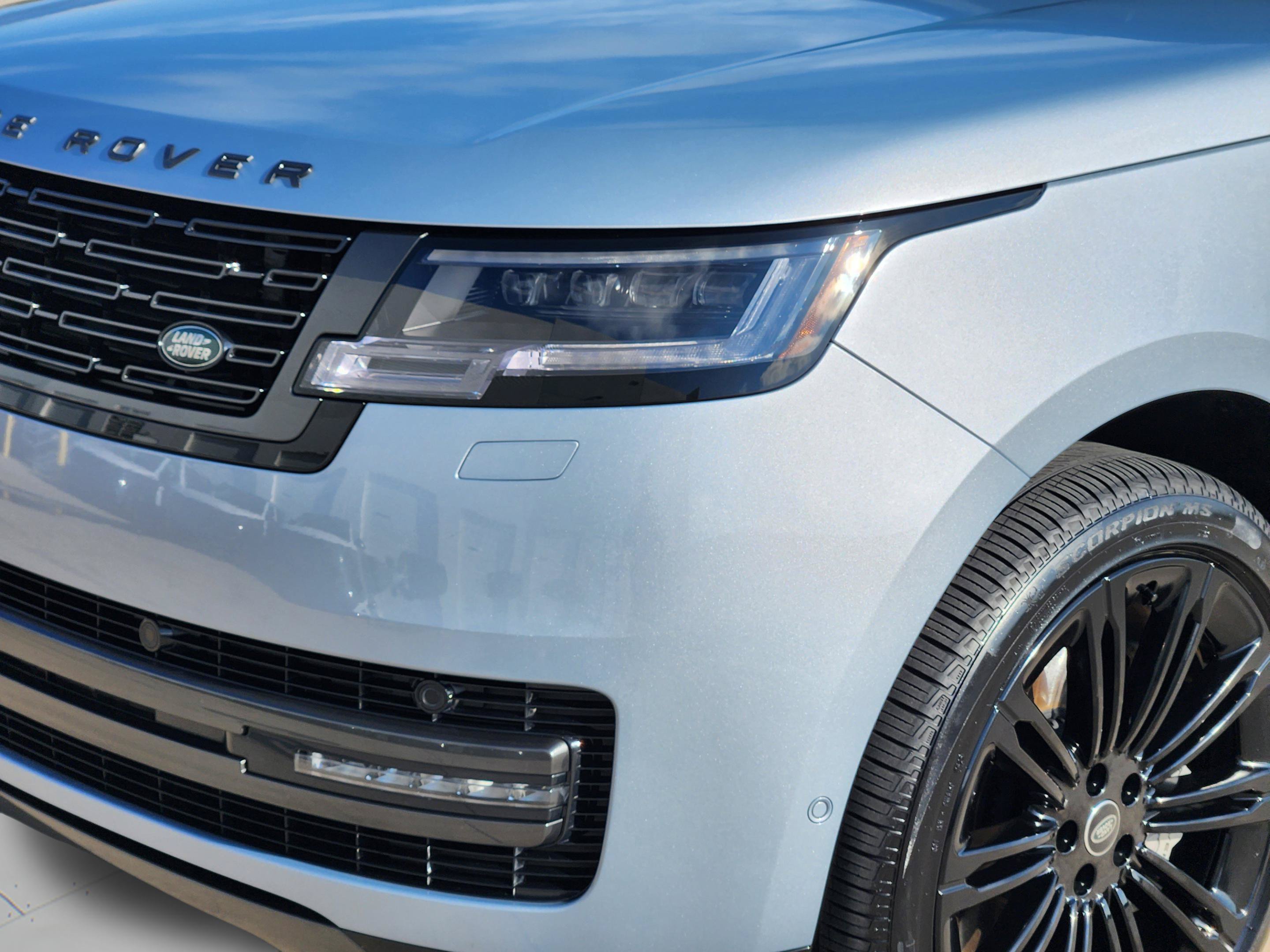 Used 2025 Land Rover Range Rover SE AWD/4WD image 32