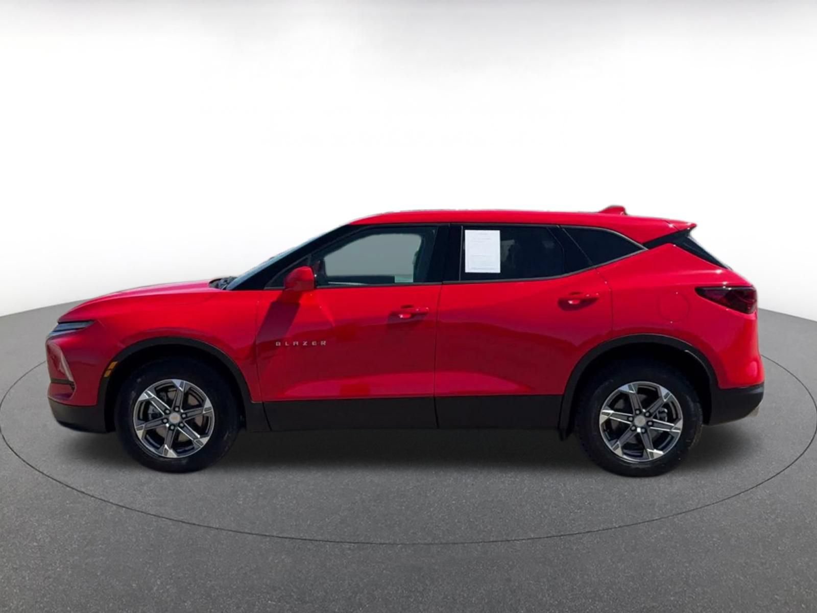 Used 2026 Chevrolet Blazer LT FWD image 8
