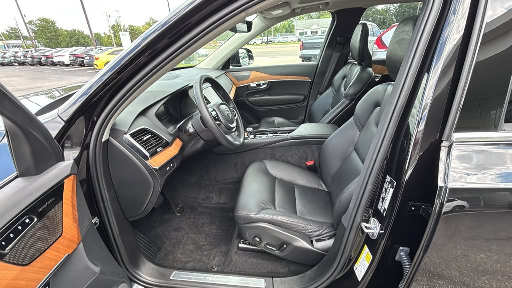 Used 2024 Volvo XC90 T8 Plus w/ Protection Package Premier AWD/4WD image 24