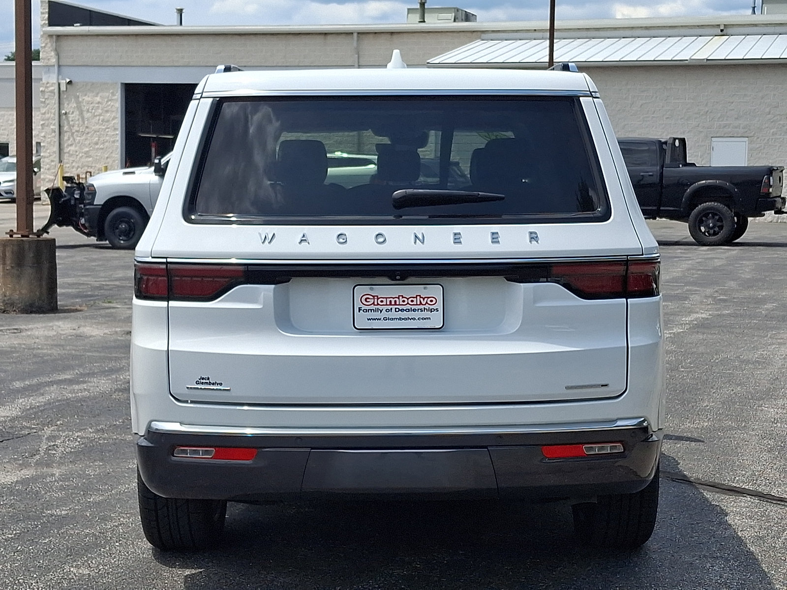 Used 2022 Jeep Wagoneer Series II w/ Premium Group I AWD/4WD image 4