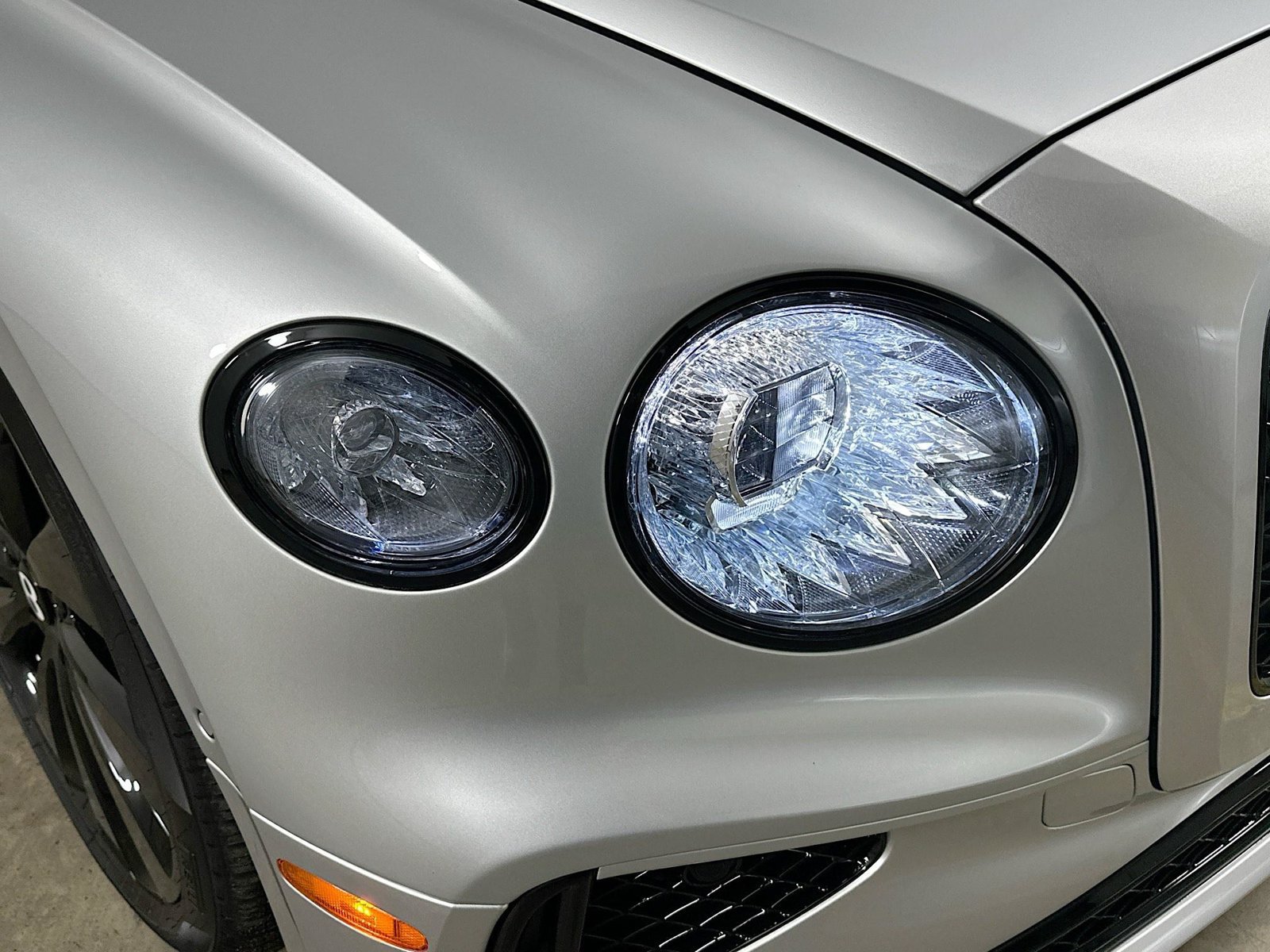 New 2026 Bentley Flying Spur V8 AWD/4WD image 13