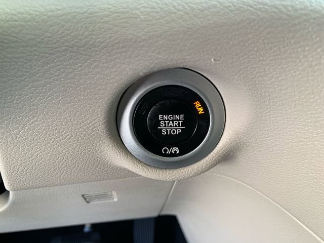 Used 2024 Chrysler Pacifica Touring-L image 31