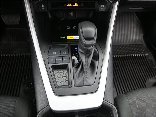 Used 2024 Toyota RAV4 XLE w/ Convenience Package image 7