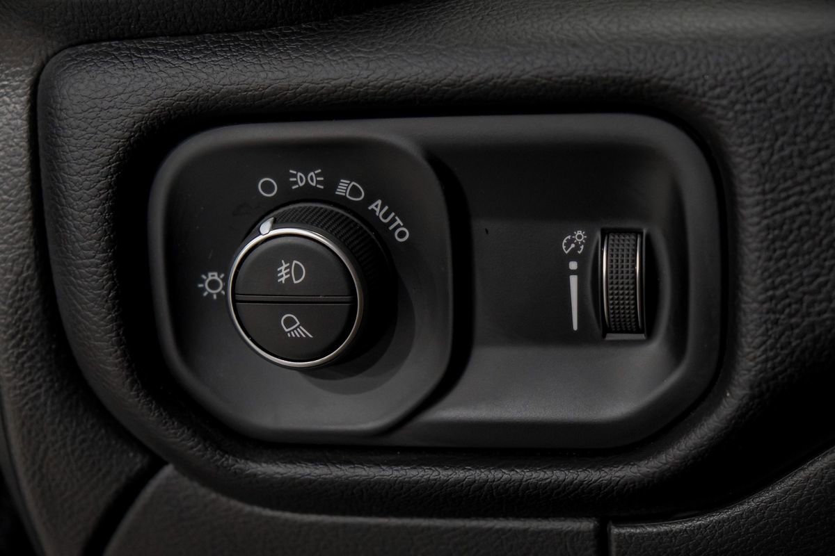 Used 2024 RAM 2500 Big Horn w/ Safety Group image 30