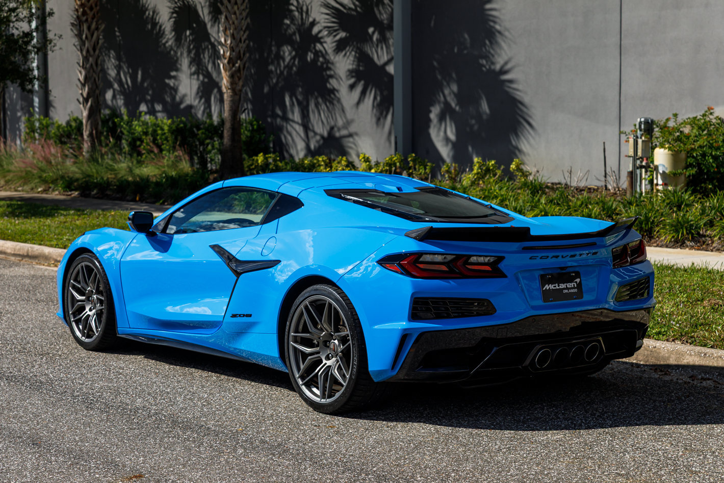 Used 2025 Chevrolet Corvette Z06 RWD image 32