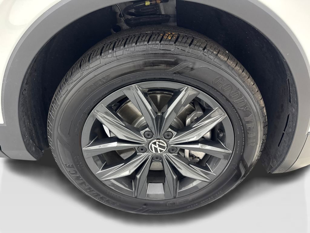 Used 2024 Volkswagen Tiguan SE FWD image 87