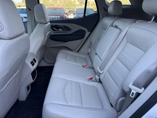 Used 2024 GMC Terrain Denali w/ Denali Premium Package AWD/4WD image 6