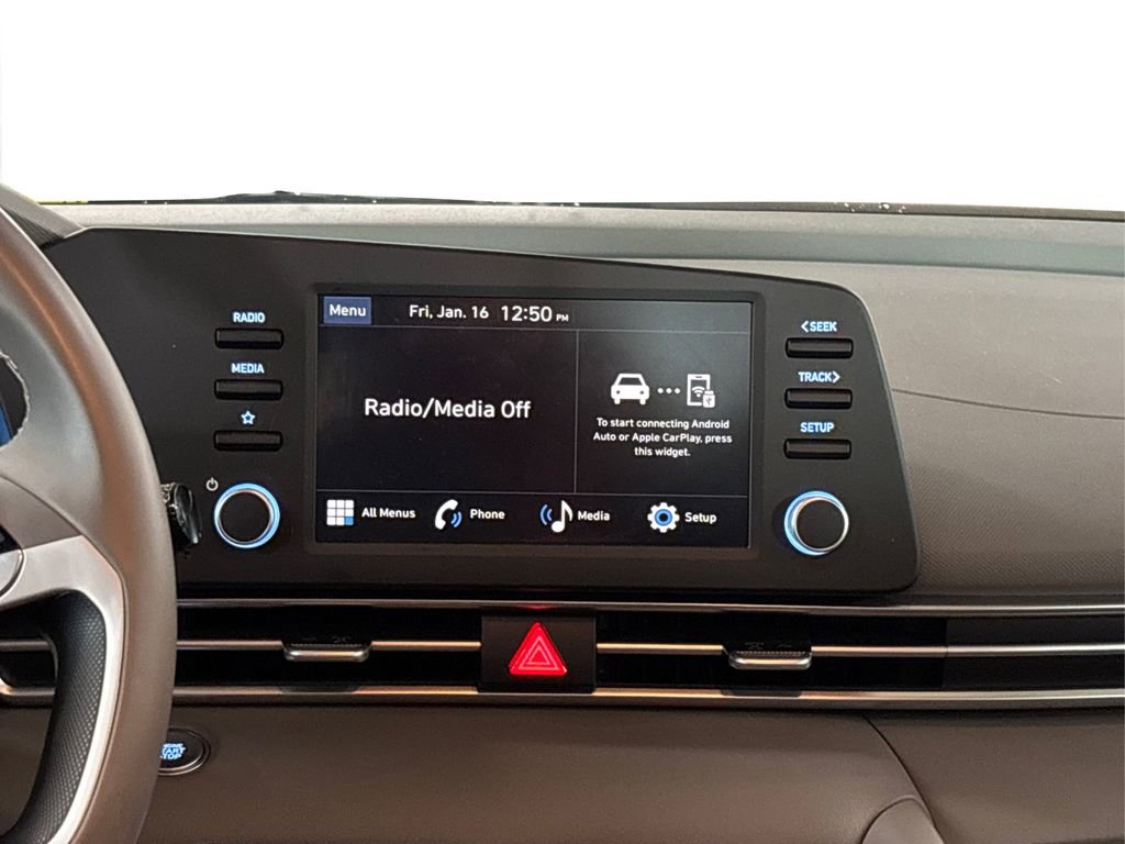 Certified 2025 Hyundai Elantra Sport image 17