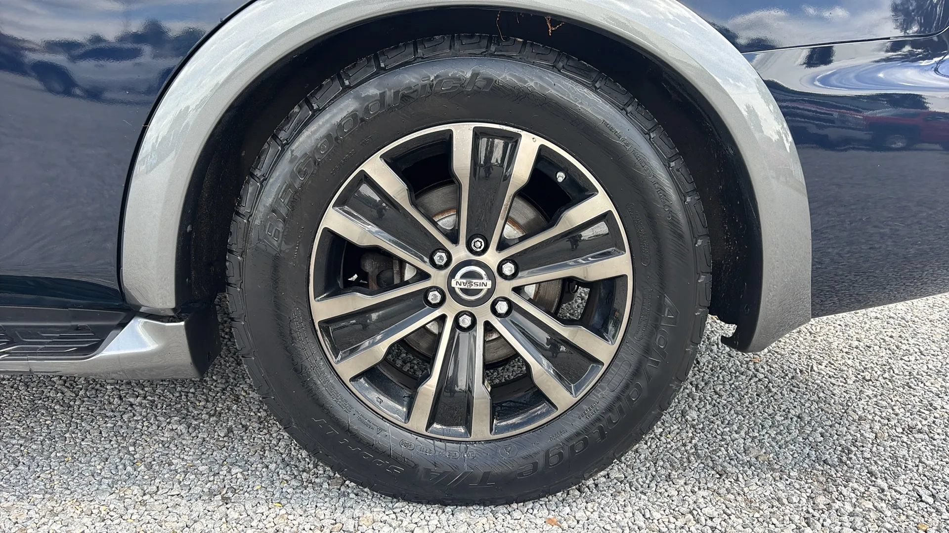 Used 2018 Nissan Armada Platinum w/ Captain Seat Package AWD/4WD image 2