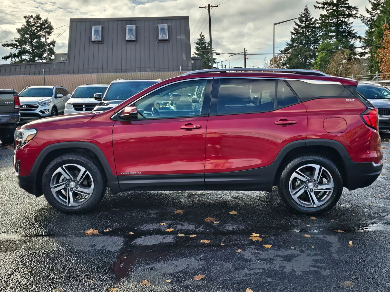 Used 2019 GMC Terrain SLT image 2