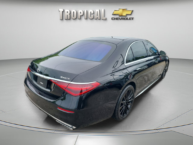 Used 2022 Mercedes-Benz S 580 4MATIC Sedan w/ AMG Line Package image 9