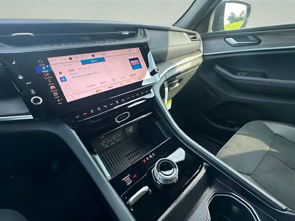 New 2026 Jeep Grand Cherokee Altitude AWD/4WD image 18