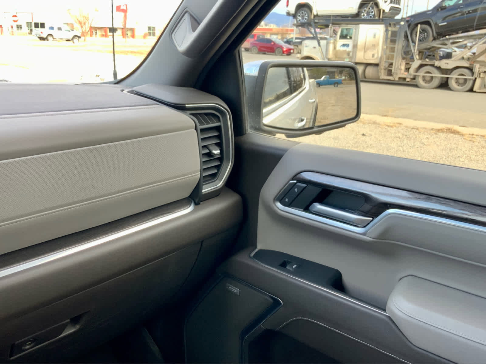 Used 2022 Chevrolet Silverado 1500 LTZ w/ LTZ Convenience Package II image 40