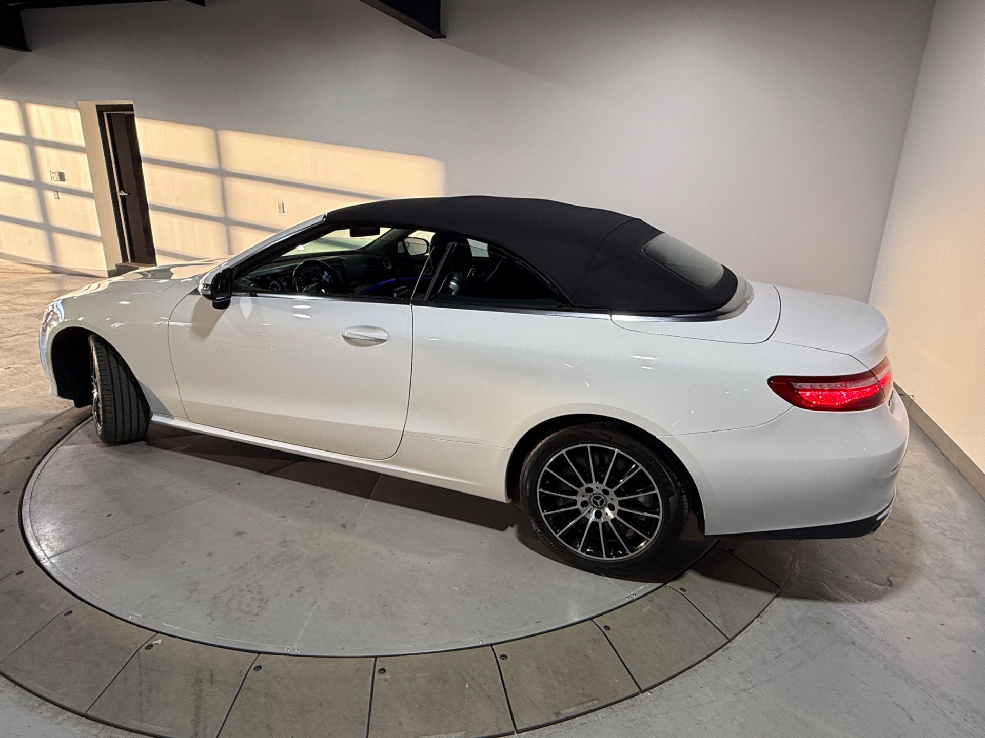 Used 2018 Mercedes-Benz E 400 4MATIC Cabriolet image 51