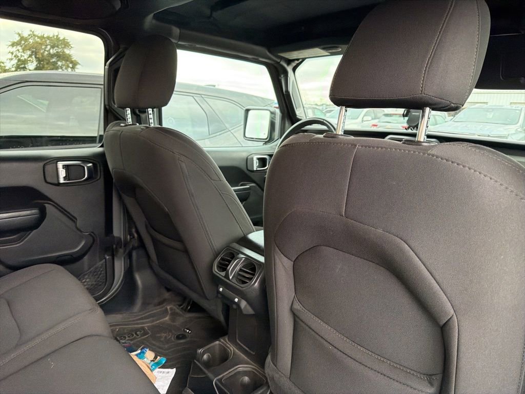 Used 2023 Jeep Gladiator Sport image 17