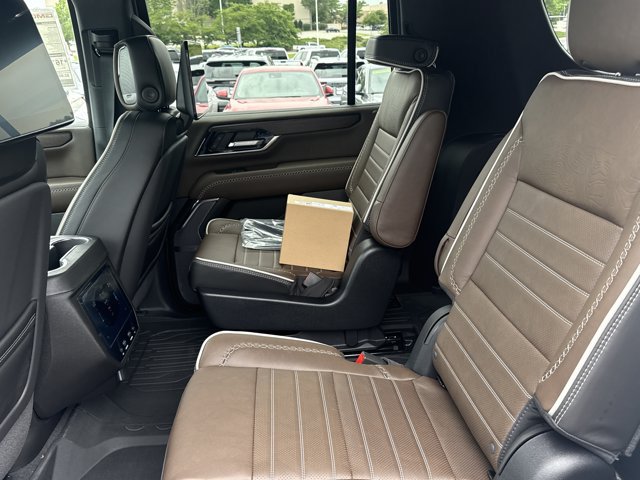 New 2026 GMC Yukon XL Denali Ultimate AWD/4WD image 6