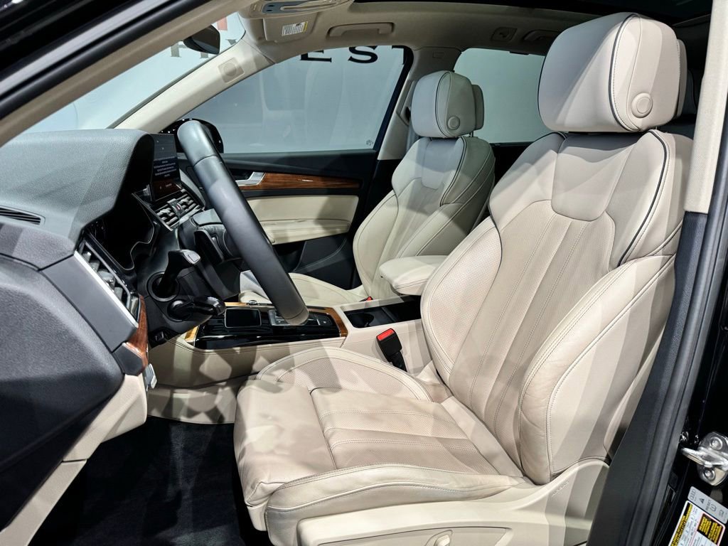 Used 2023 Audi Q5 e Premium Plus w/ Premium Plus Package image 13