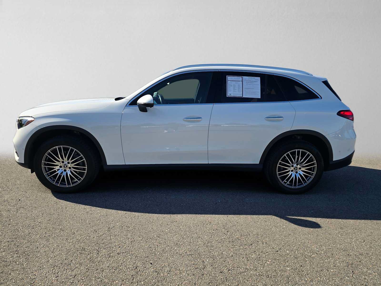 Used 2023 Mercedes-Benz GLC 300 4MATIC image 6