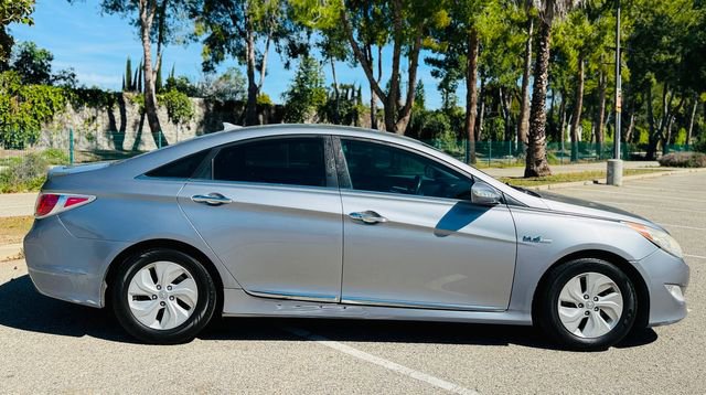 Used 2015 Hyundai Sonata Hybrid FWD image 5