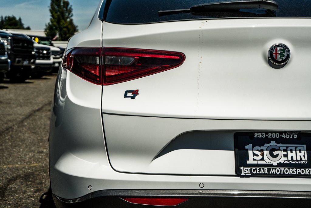 Used 2022 Alfa Romeo Stelvio Ti AWD/4WD image 10