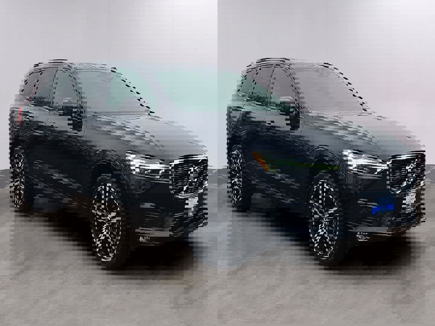 Used 2020 Volvo XC60 T6 R-Design w/ Protection Package Premier image 3