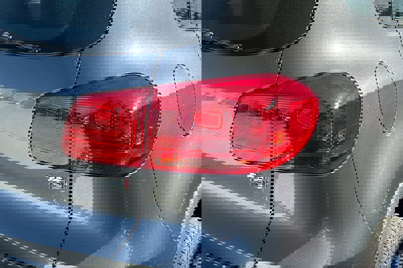 Used 2017 Volkswagen Tiguan Limited w/ Premium Package image 18