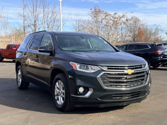 Used 2020 Chevrolet Traverse LT image 3