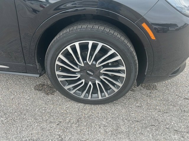 Used 2022 Lincoln Corsair AWD w/ Equipment Group 101A image 2