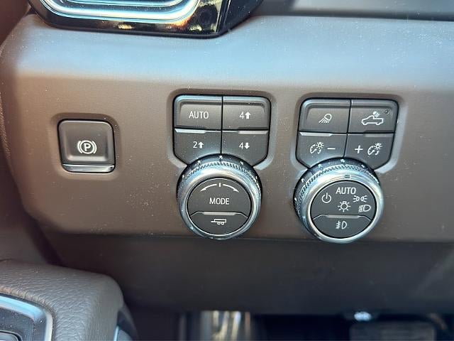 New 2026 GMC Sierra 2500 Denali w/ Denali Reserve Package AWD/4WD image 35