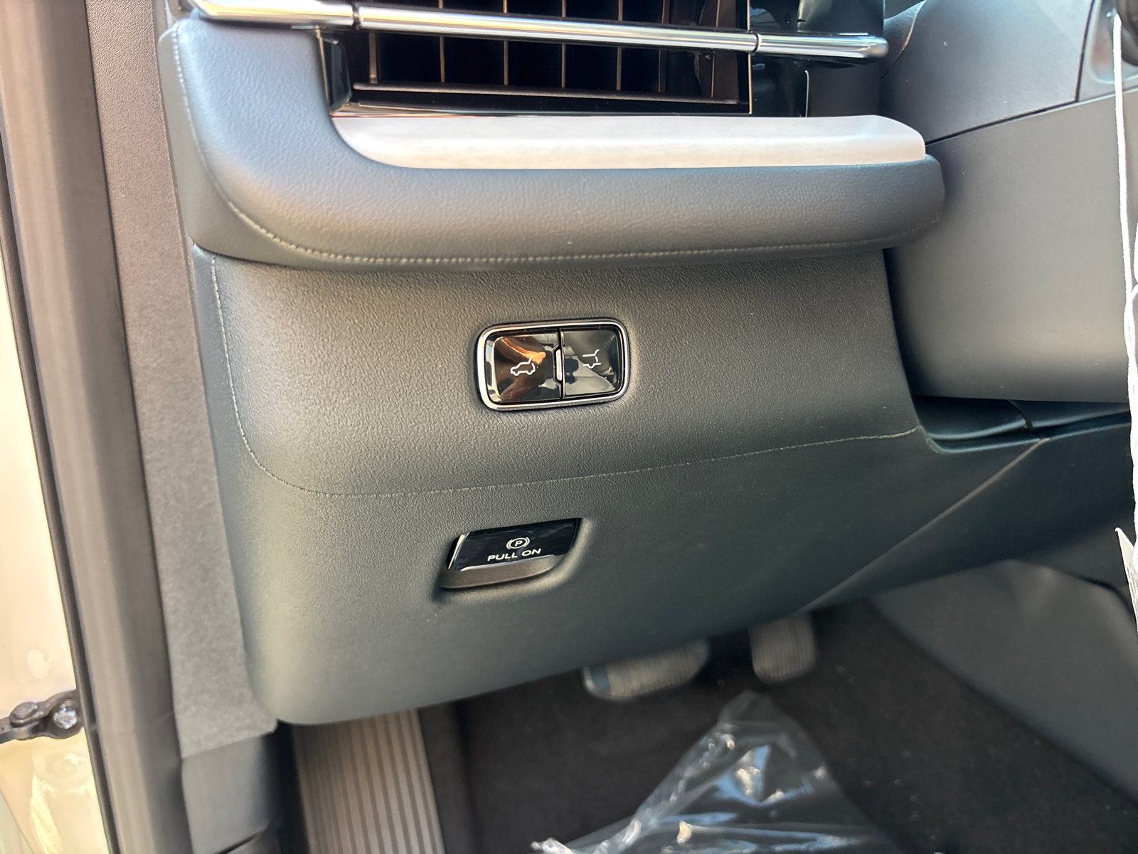 New 2027 Lincoln Navigator L Reserve AWD/4WD image 13