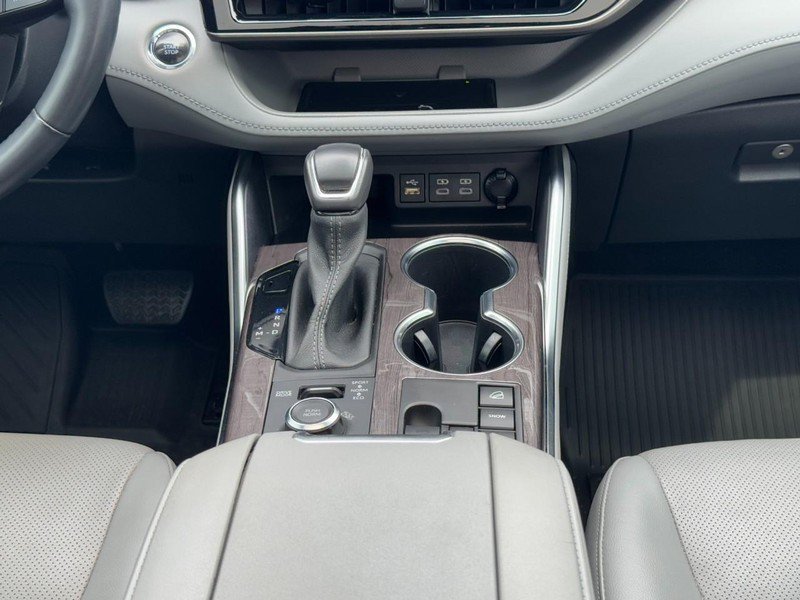 Used 2023 Toyota Highlander Limited AWD/4WD image 15