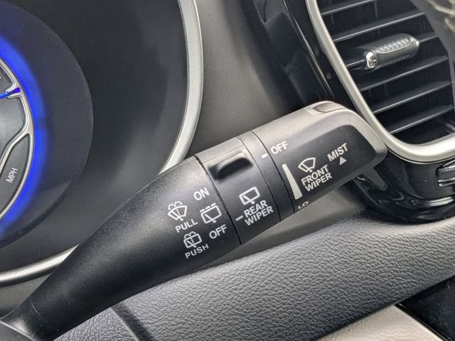 Used 2023 Chrysler Pacifica Touring-L image 27