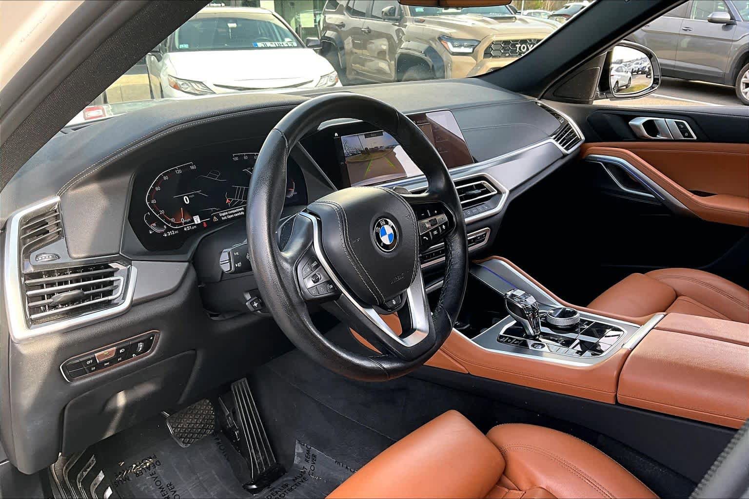 Used 2022 BMW X6 xDrive40i w/ Executive Package image 18