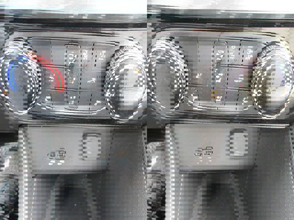 Certified 2024 Buick Encore GX Sport Touring w/ Comfort Package image 31