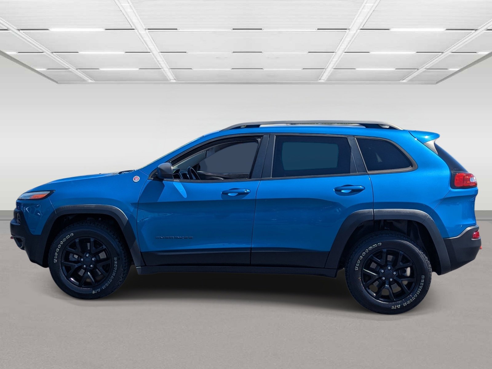 Used 2017 Jeep Cherokee Trailhawk w/ Cold Weather Group image 2