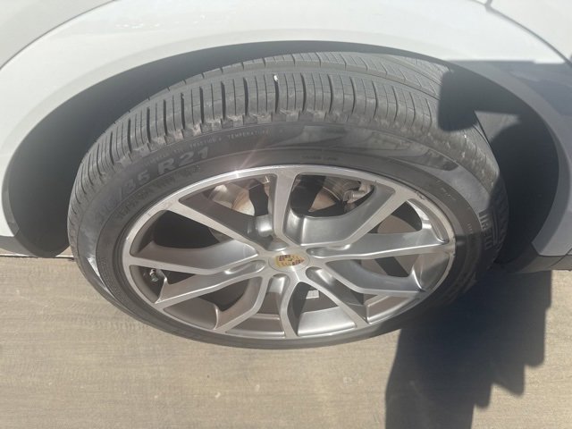 Used 2021 Porsche Cayenne image 10