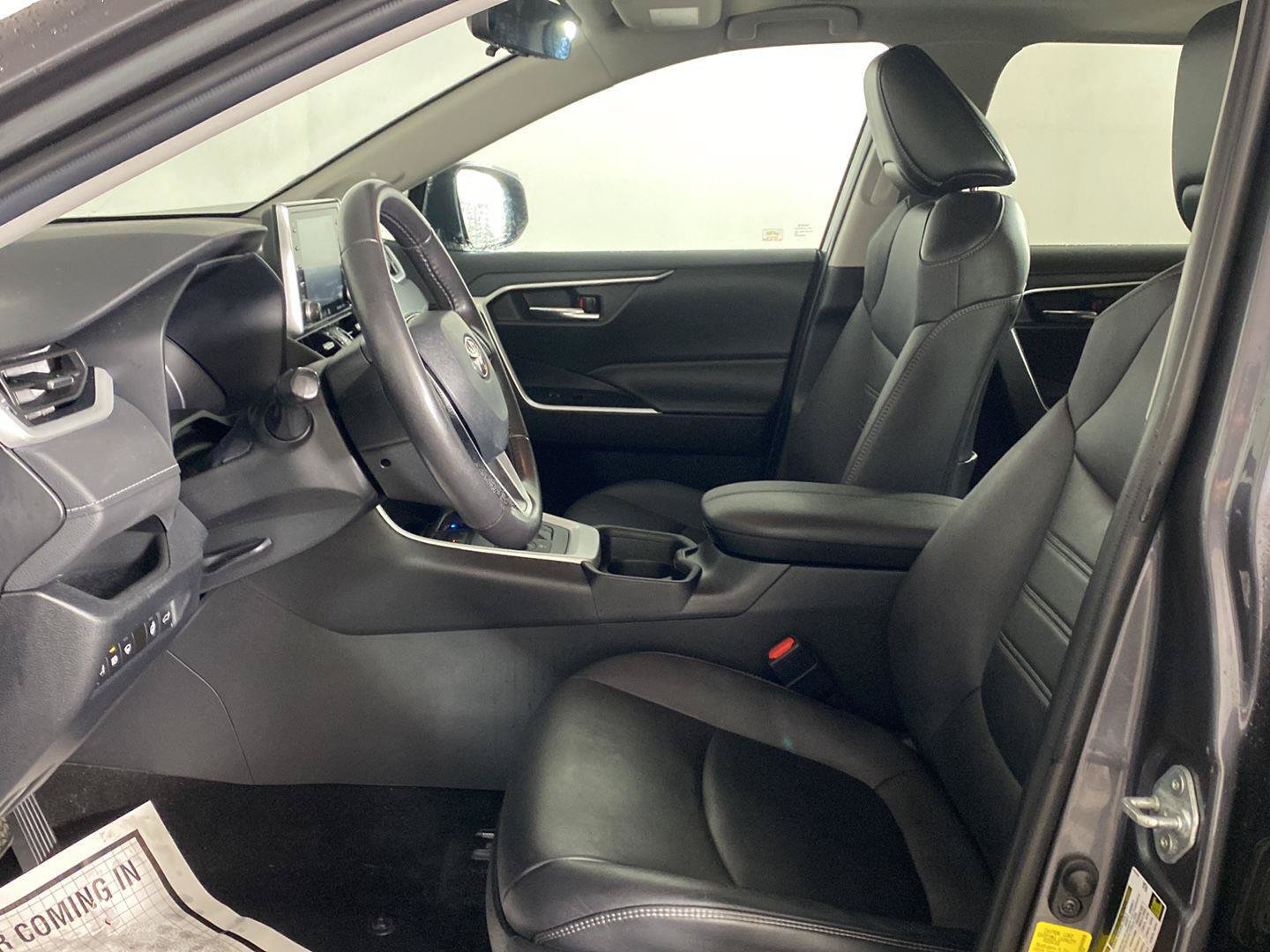 Used 2021 Toyota RAV4 XLE Premium AWD/4WD image 11