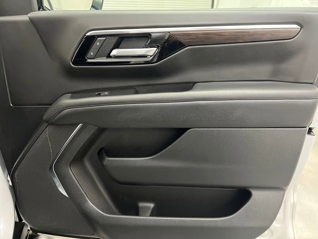 Used 2025 Chevrolet Tahoe Z71 image 25