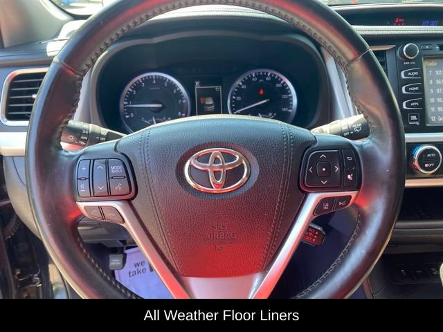 Used 2017 Toyota Highlander Limited Platinum AWD/4WD image 11