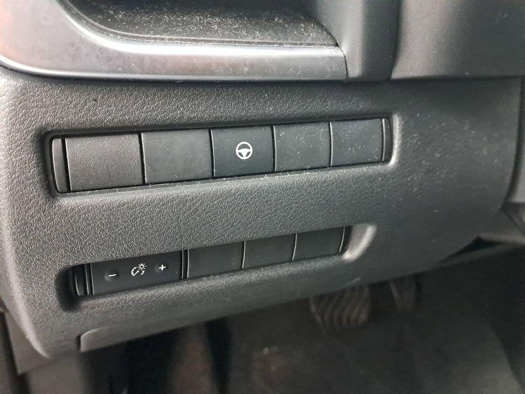 Used 2022 Nissan Rogue SV image 11