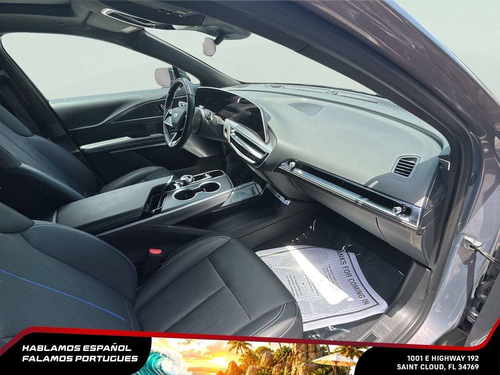 Certified 2025 Cadillac Lyriq Luxury w/ LPO, Floor Liner Package AWD/4WD image 28