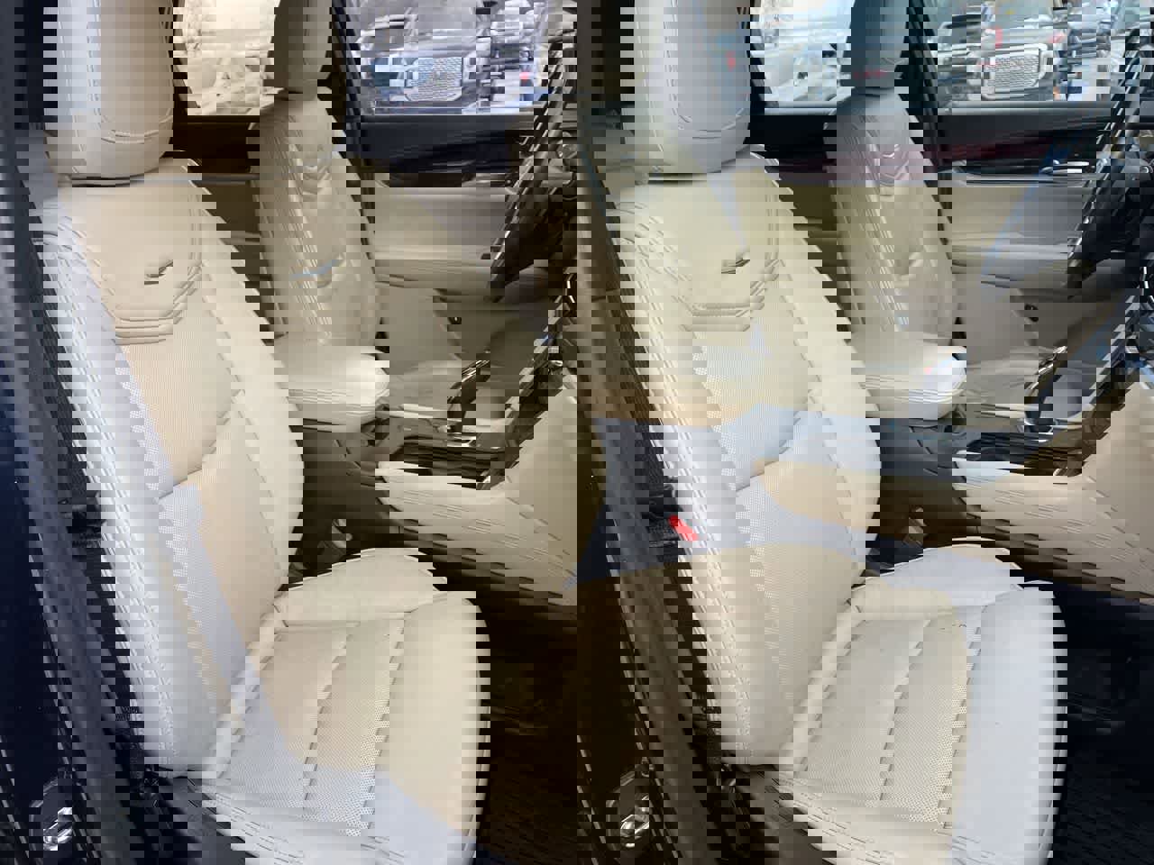 Used 2017 Cadillac XT5 Luxury w/ Driver Awareness Package image 14