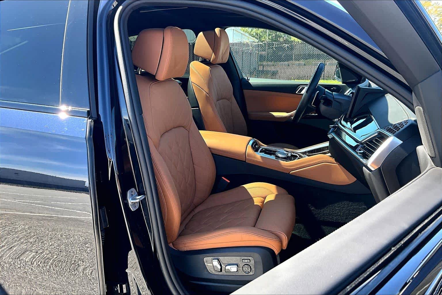 Used 2026 BMW X6 xDrive40i AWD/4WD image 9