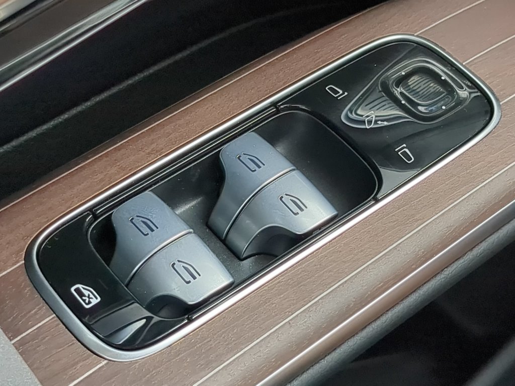 Used 2023 Mercedes-Benz EQS 580 4MATIC SUV image 22