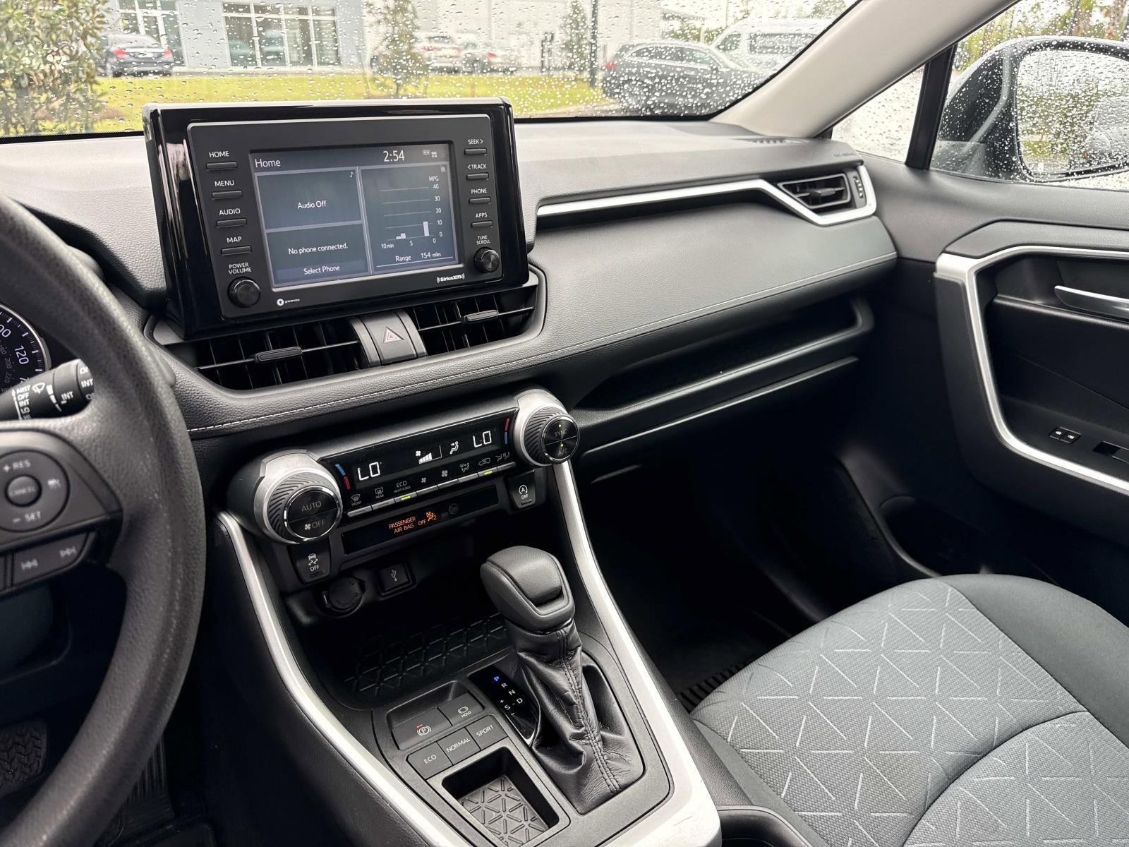 Used 2020 Toyota RAV4 XLE image 25